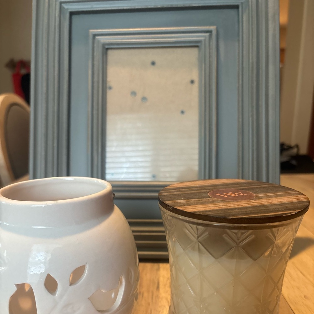 White Ceramic Candle Holder and Cream Scented Candle Set